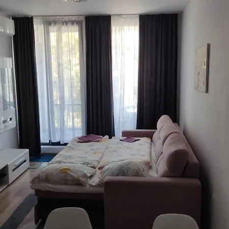 Apartment 5mga *
